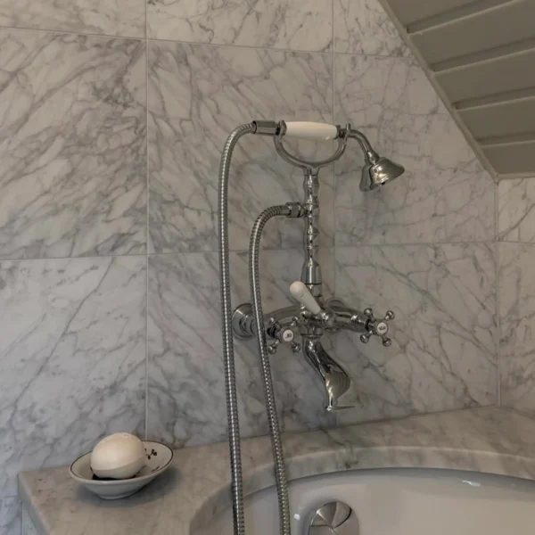 Bianco Carrara C – Marmor/kalksten – marmor badrum
