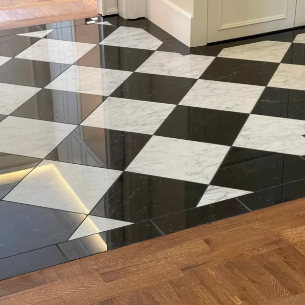 KOMBO Carrara och Nero Marquina – Marmor/kalksten – sten golvplattor kombination